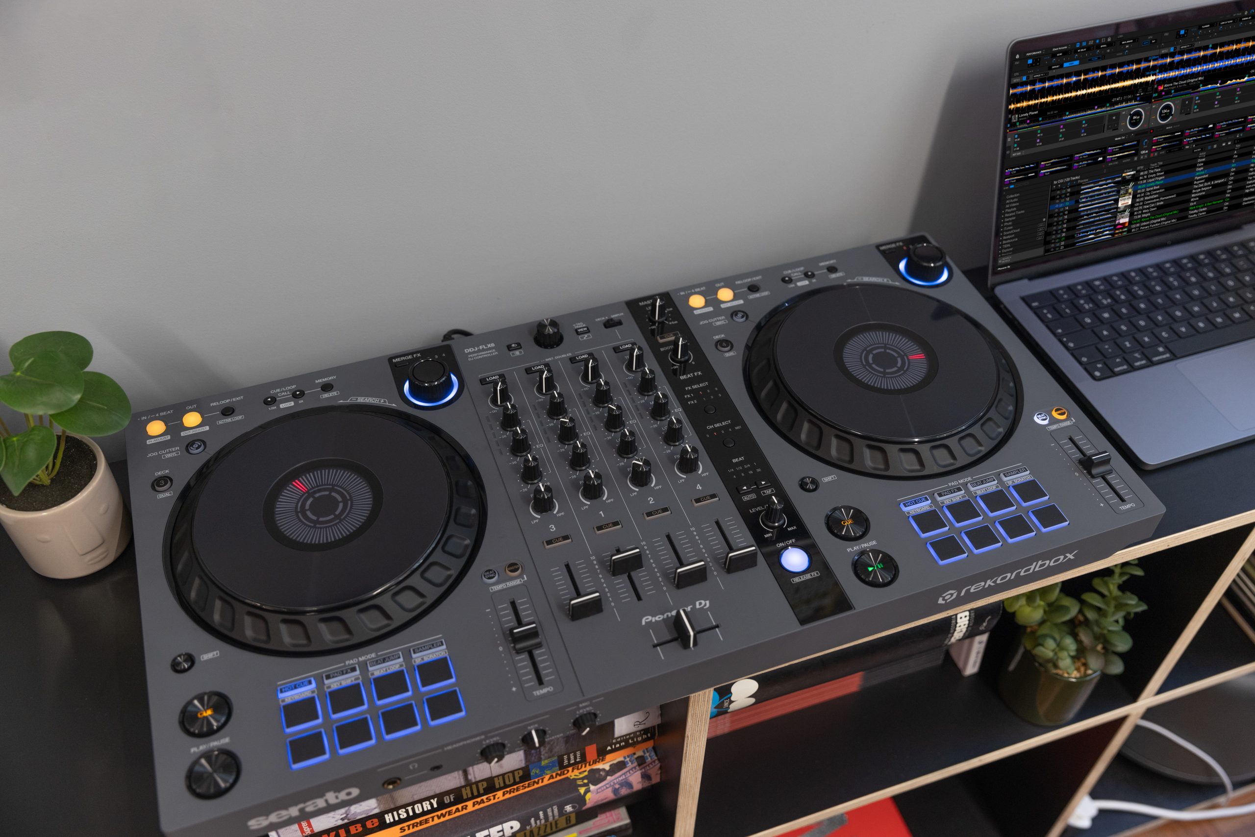 Pioneer DJ presenta el actualizado controlador DJ de 4 canales DDJ-FLX6-GT  - Agencia de comunicación de tecnología, Madrid, España